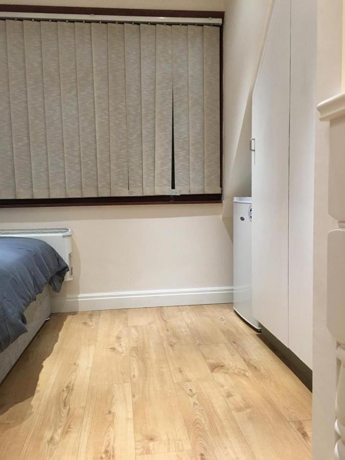 Studio Flat In The Heart Of Golders Green London Exteriör bild
