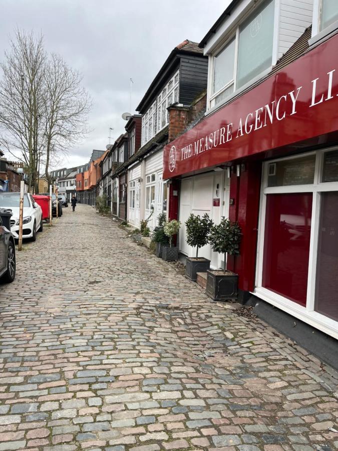 Studio Flat In The Heart Of Golders Green London Exteriör bild